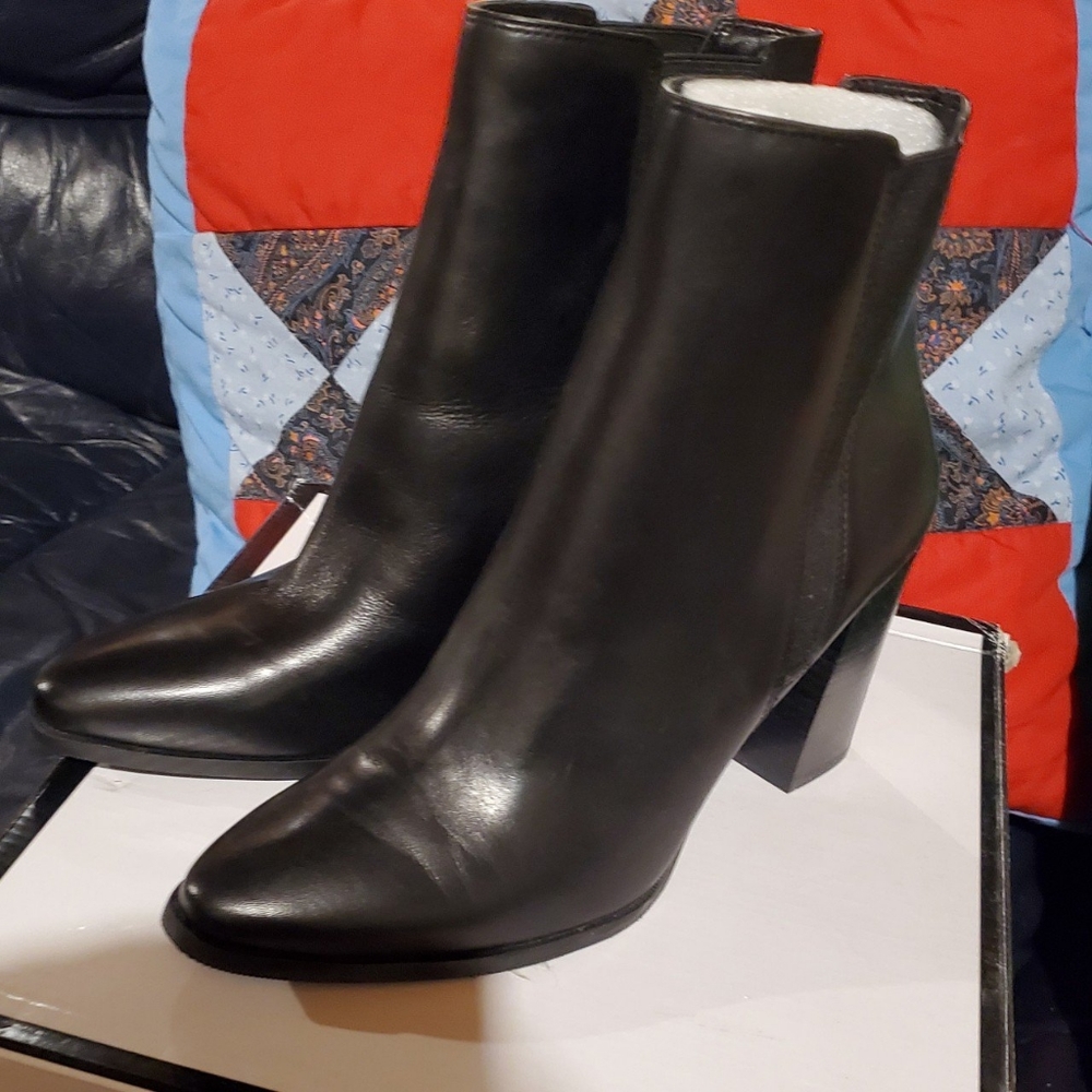 NWB - NINE WEST LEATHER BOOTS